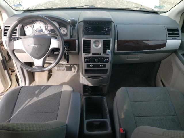 Photo 8 from auction – 2010 CHRYSLER TOWN & COU with VIN 2A4RR5D18AR328894