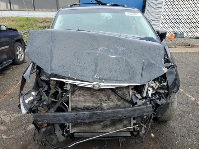 Photo 5 from auction – 2010 CHRYSLER TOWN & COU with VIN 2A4RR8D13AR481149