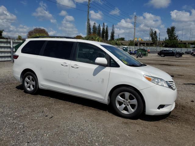 TOYOTA SIENNA LE 2015 with VIN 5TDKK3DC0FS585113 - Photo from auction