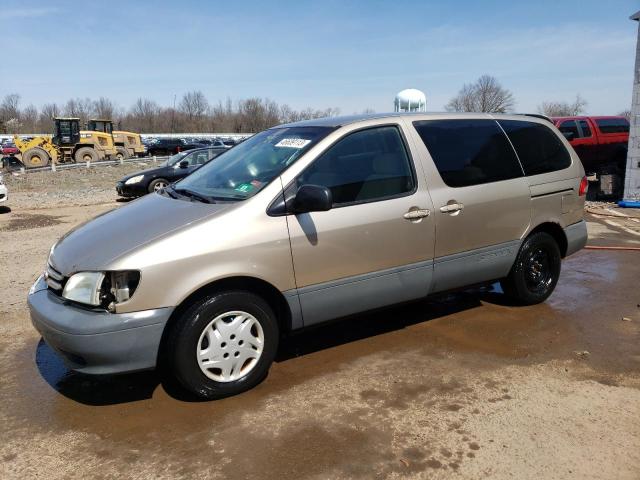 TOYOTA SIENNA CE 2001 with VIN 4T3ZF19C31U412421 - Photo from auction