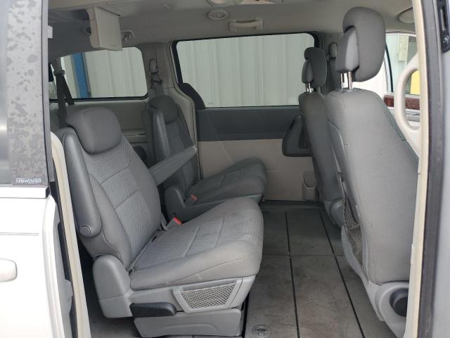 Photo 11 from auction – 2010 CHRYSLER TOWN & COU with VIN 2A4RR5D19AR421469