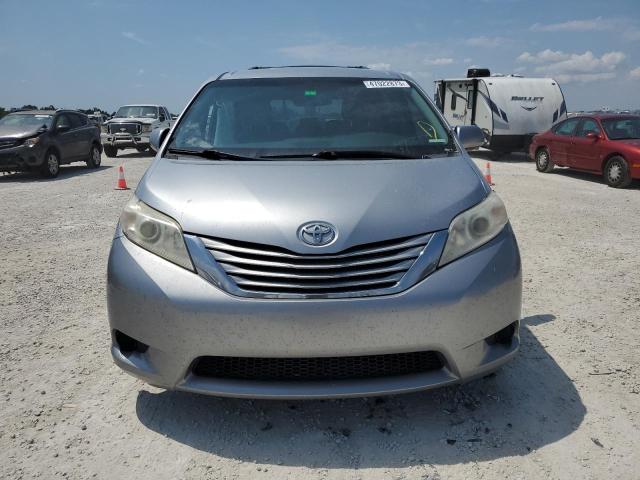 Photo 5 from auction – 2017 TOYOTA SIENNA LE with VIN 5TDKZ3DC7HS898450