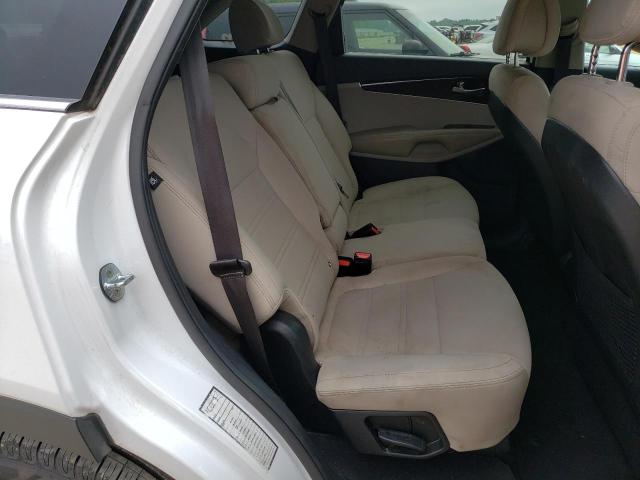 Photo 11 from auction – 2016 KIA SORENTO LX with VIN 5XYPG4A54GG159944