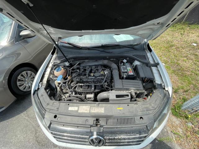 Photo 7 from auction – 2015 VOLKSWAGEN PASSAT S with VIN 1VWAT7A39FC042653