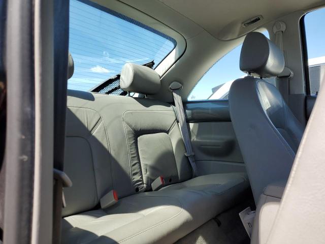 Photo 10 from auction – 2004 VOLKSWAGEN NEW BEETLE with VIN 3VWCD31C44M406729