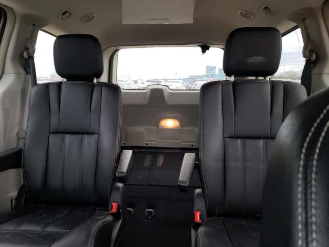 Photo 10 from auction – 2016 CHRYSLER TOWN & COU with VIN 2C4RC1BG7GR299971