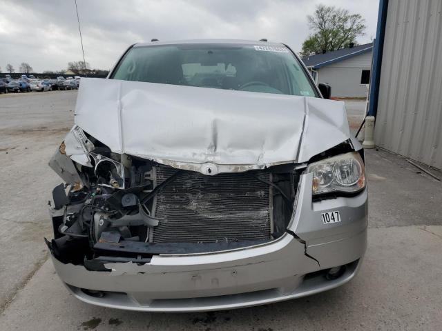 Photo 5 from auction – 2010 CHRYSLER TOWN & COU with VIN 2A4RR5D19AR421469