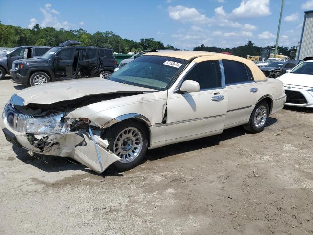 Photo 1 from auction – 2000 LINCOLN TOWN CAR C with VIN 1LNHM83W0YY923819