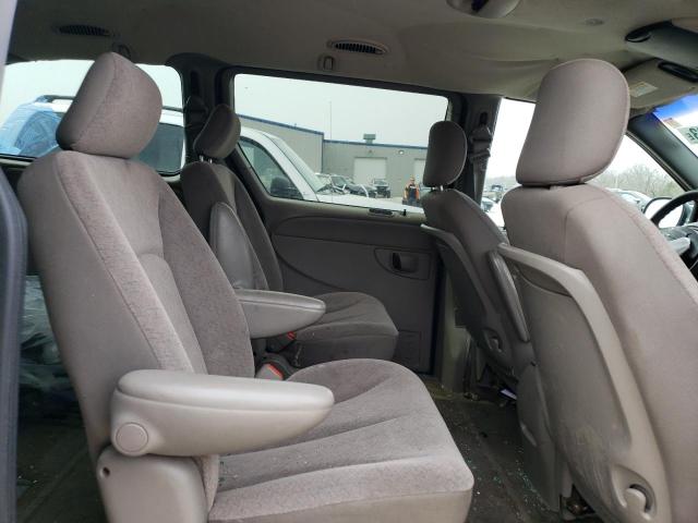 Photo 10 from auction – 2002 CHRYSLER TOWN & COU with VIN 2C8GP74L42R587866