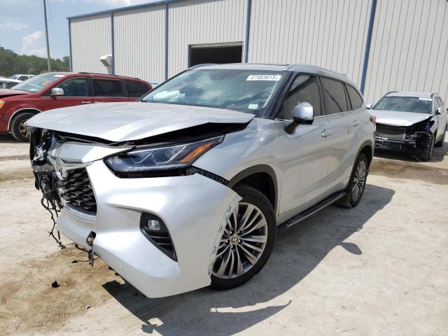 TOYOTA HIGHLANDER 2022 with VIN 5TDFZRAH2NS090703 - Photo from auction
