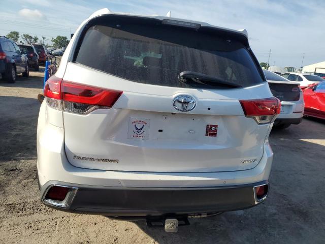 Photo 6 from auction – 2018 TOYOTA HIGHLANDER with VIN 5TDYZRFH1JS239663