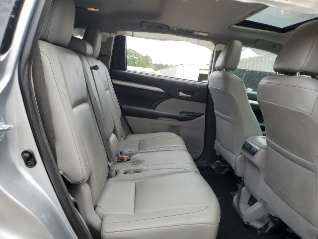 Photo 11 from auction – 2018 TOYOTA HIGHLANDER with VIN 5TDKZRFHXJS529678