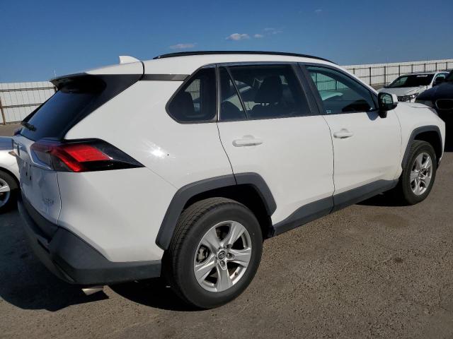 Photo 3 from auction – 2019 TOYOTA RAV4 XLE with VIN 2T3W1RFV8KW021014