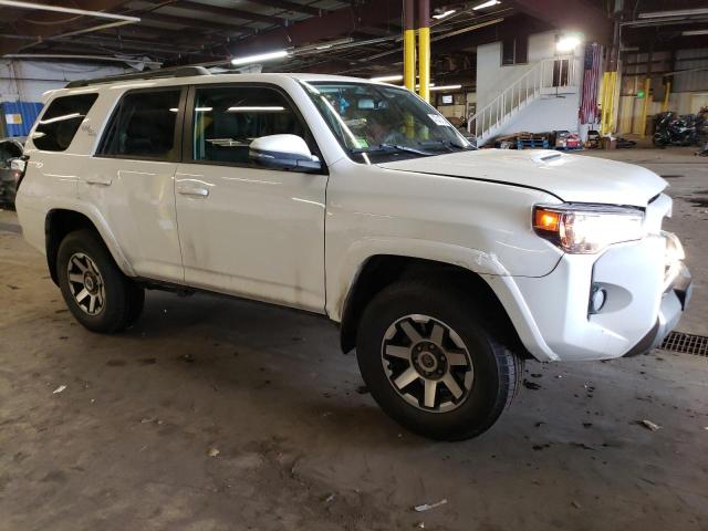 Photo 4 from auction – 2019 TOYOTA 4RUNNER SR with VIN JTEBU5JR2K5697065