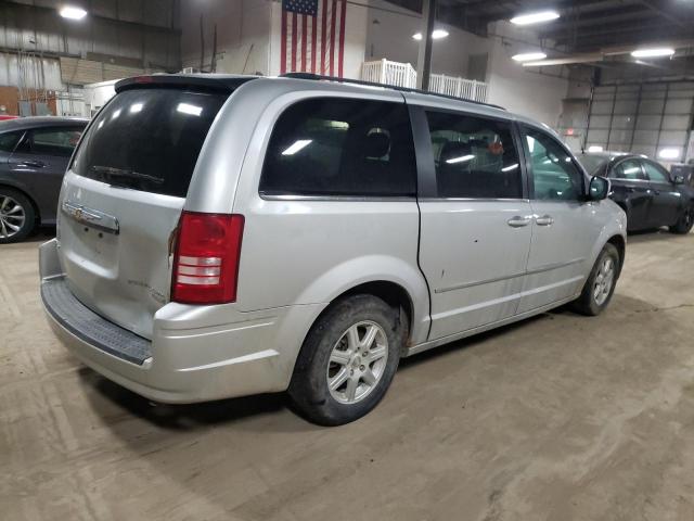 Photo 3 from auction – 2010 CHRYSLER TOWN & COU with VIN 2A4RR5D13AR176104