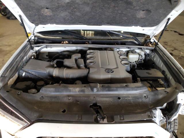 Photo 12 from auction – 2019 TOYOTA 4RUNNER SR with VIN JTEBU5JR2K5697065