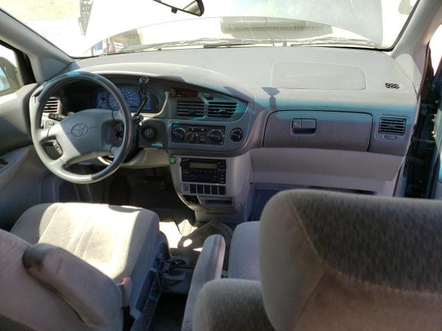 Photo 8 from auction – 2002 TOYOTA SIENNA CE with VIN 4T3ZF19C02U464817