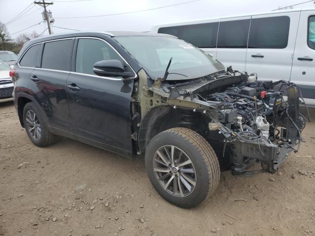 Photo 4 from auction – 2018 TOYOTA HIGHLANDER with VIN 5TDJZRFH9JS915214