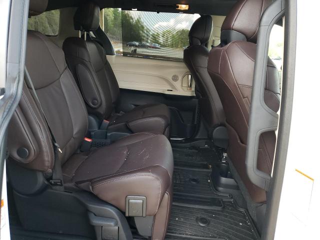 Photo 11 from auction – 2023 TOYOTA SIENNA LIM with VIN 5TDERKEC6PS150440