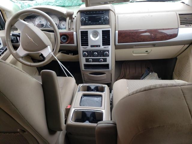 Photo 8 from auction – 2010 CHRYSLER TOWN & COU with VIN 2A4RR5D18AR151229