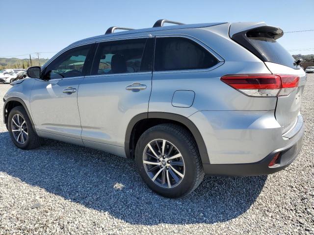 Photo 2 from auction – 2018 TOYOTA HIGHLANDER with VIN 5TDKZRFHXJS263837