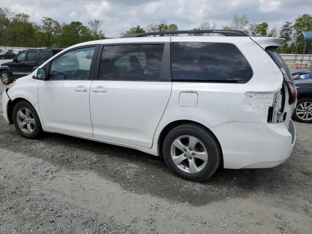 Photo 2 from auction – 2015 TOYOTA SIENNA LE with VIN 5TDKK3DCXFS594028
