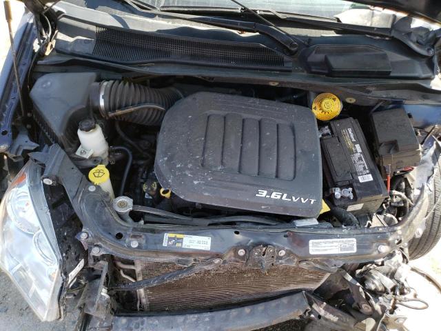 Photo 11 from auction – 2015 CHRYSLER TOWN & COU with VIN 2C4RC1BG9FR587778