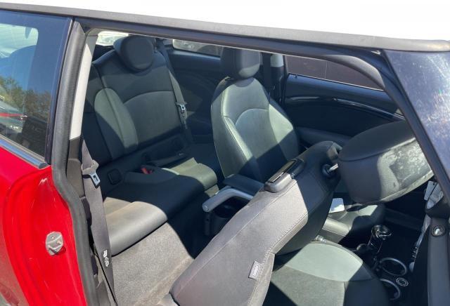Photo 6 from auction – 2010 MINI COOPER S with VIN WMWMF7C59ATZ68918