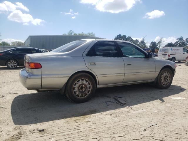 Photo 3 from auction – 2000 TOYOTA CAMRY LE with VIN 4T1BF28K5YU097320