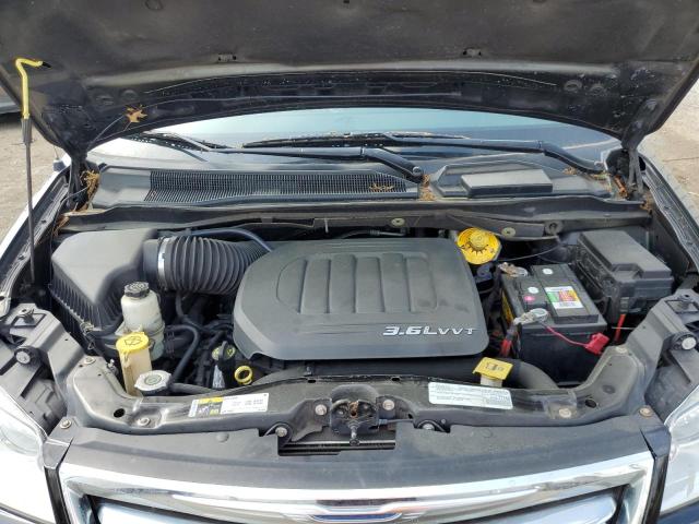 Photo 12 from auction – 2015 CHRYSLER TOWN & COU with VIN 2C4RC1BG3FR740591