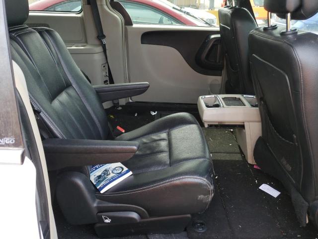 Photo 11 from auction – 2014 CHRYSLER TOWN & COU with VIN 2C4RC1BG0ER318731