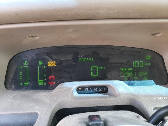 Photo 9 from auction – 2000 MERCURY GRAND MARQ with VIN 2MEFM75W2YX605413