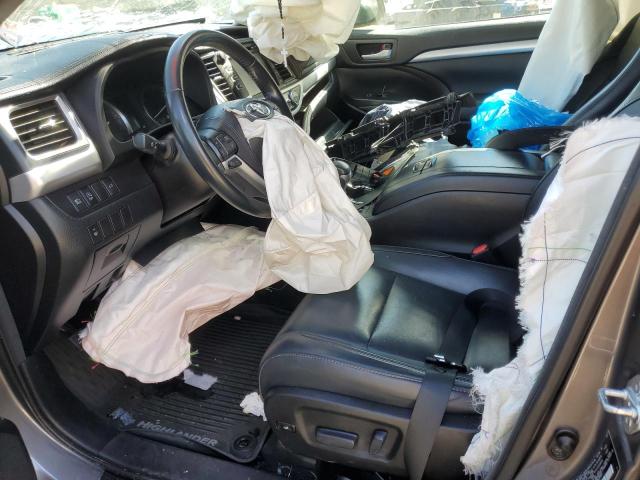 Photo 7 from auction – 2017 TOYOTA HIGHLANDER with VIN 5TDJZRFH4HS467569
