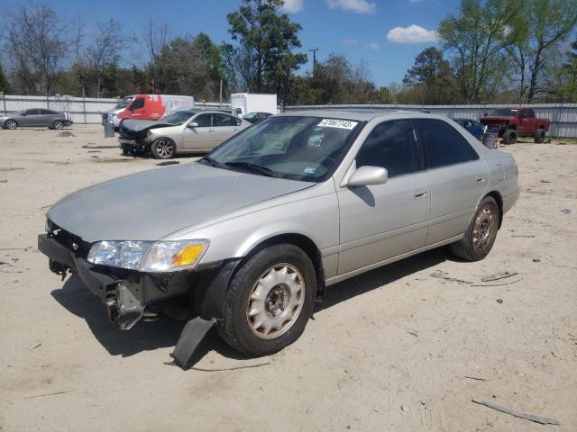 TOYOTA CAMRY LE 2000 with VIN 4T1BF28K5YU097320 - Photo from auction