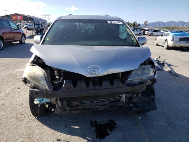 Photo 5 from auction – 2017 TOYOTA SIENNA SE with VIN 5TDXZ3DC3HS858890