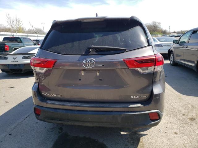 Photo 6 from auction – 2018 TOYOTA HIGHLANDER with VIN 5TDJZRFHXJS837221