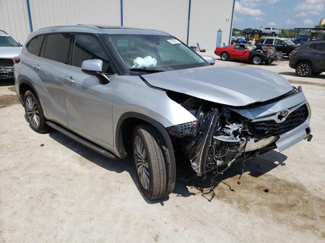 Photo 4 from auction – 2022 TOYOTA HIGHLANDER with VIN 5TDFZRAH2NS090703
