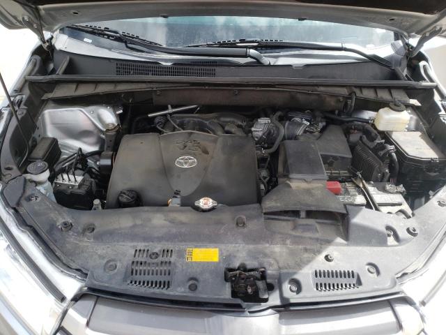 Photo 11 from auction – 2019 TOYOTA HIGHLANDER with VIN 5TDBZRFH7KS943499