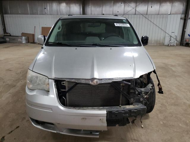 Photo 5 from auction – 2010 CHRYSLER TOWN & COU with VIN 2A4RR5D13AR176104