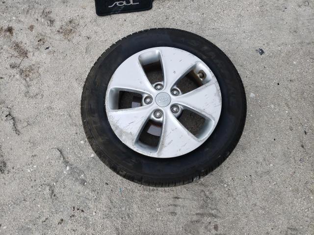 Photo 12 from auction – 2016 KIA SOUL with VIN KNDJN2A23G7825596