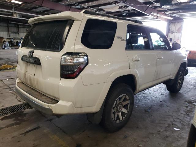 Photo 3 from auction – 2019 TOYOTA 4RUNNER SR with VIN JTEBU5JR2K5697065