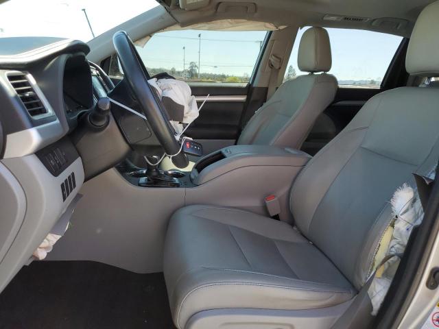 Photo 7 from auction – 2018 TOYOTA HIGHLANDER with VIN 5TDKZRFHXJS263837