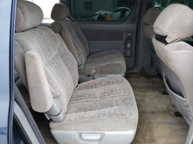 Photo 11 from auction – 2002 TOYOTA SIENNA LE with VIN 4T3ZF13C82U449667