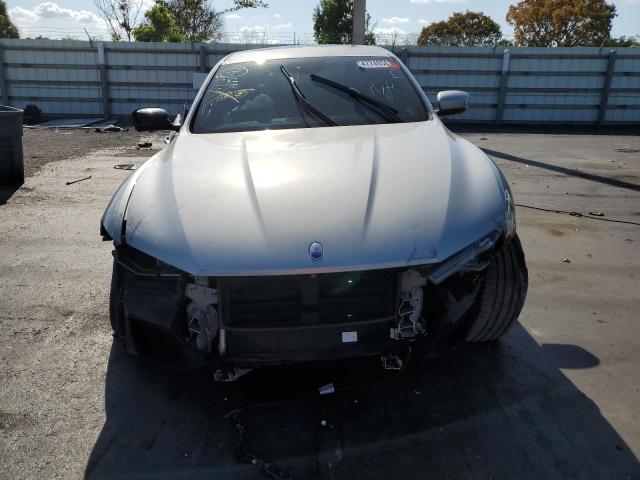 Photo 5 from auction – 2018 MASERATI LEVANTE with VIN ZN661XUA4JX294383