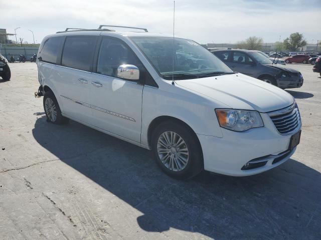 Photo 4 from auction – 2016 CHRYSLER TOWN & COU with VIN 2C4RC1CG2GR222990
