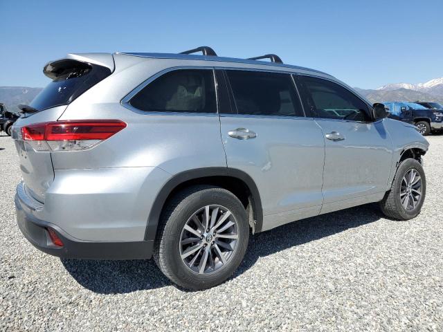 Photo 3 from auction – 2018 TOYOTA HIGHLANDER with VIN 5TDKZRFHXJS263837