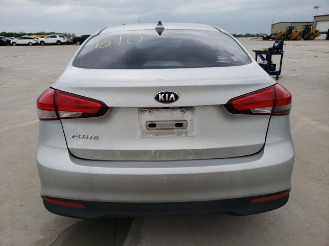 Photo 6 from auction – 2018 KIA FORTE LX with VIN 3KPFL4A75JE248273