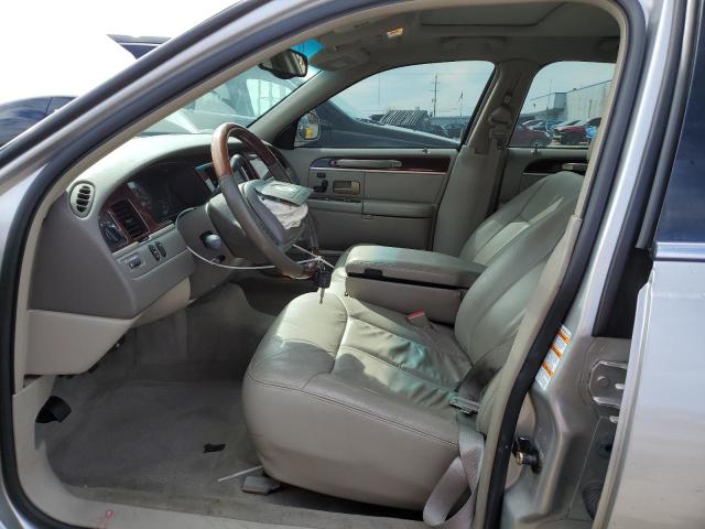 Photo 7 from auction – 2004 LINCOLN TOWN CAR U with VIN 1LNHM83W84Y685101