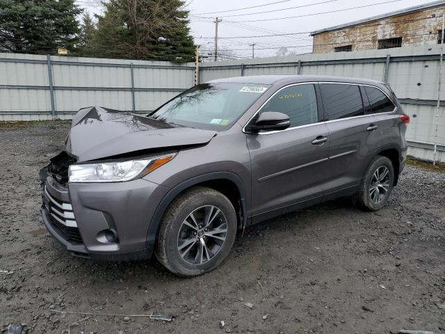TOYOTA HIGHLANDER 2019 with VIN 5TDBZRFHXKS972169 - Photo from auction
