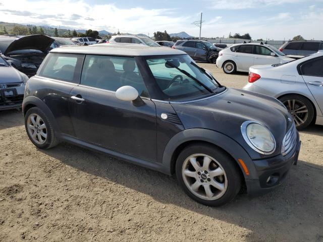 Photo 4 from auction – 2008 MINI COOPER with VIN WMWMF33558TT66231